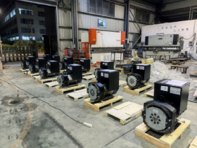 Quelle est la structure et le principe des générateurs à aimants permanents ?